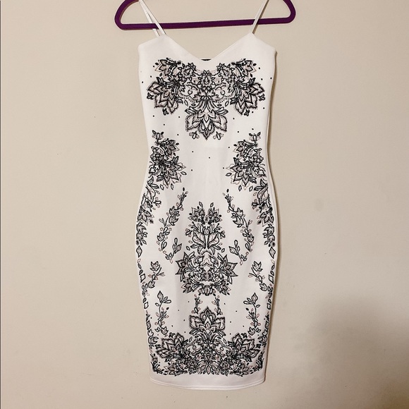 White beaded and sequins dress - Picture 2 of 6